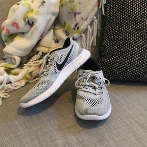 *LIKE NEW* Nike Free Run